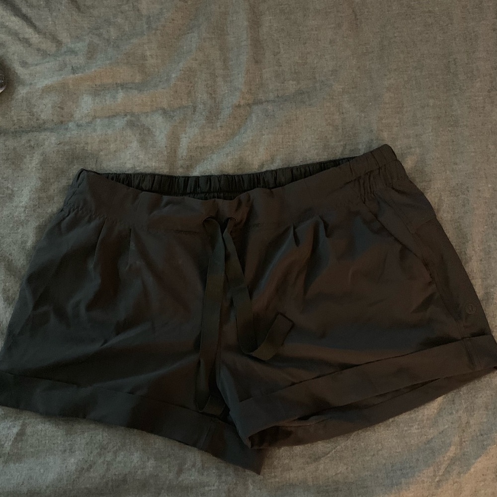 Lululemon Spring Break Away Short II